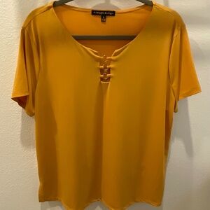 Gold/mustard colored fancy tee shirt